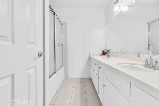 2318 Fox Hill, Los Angeles CA: https://media.crmls.org/medias/f23bfdb3-256f-4d69-a7f5-f07c1ba0db9e.jpg