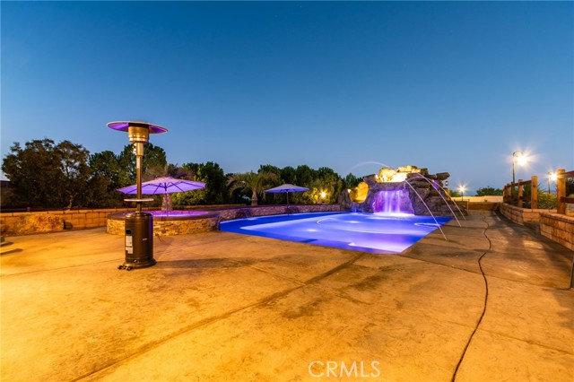 Detail Gallery Image 20 of 75 For 12260 Desert Rose Way, Oak Hills,  CA 92344 - 4 Beds | 4/1 Baths