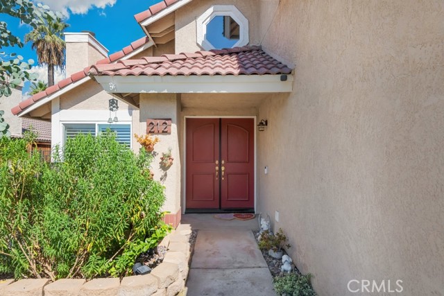 Detail Gallery Image 4 of 29 For 212 Eastpark Ln, Redlands,  CA 92374 - 3 Beds | 2/1 Baths