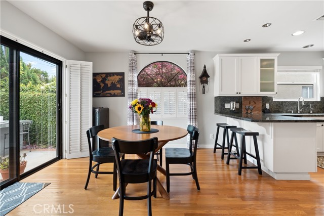 6860 E Roxanne Way, Long Beach CA: https://media.crmls.org/medias/f23f995b-af34-463b-8300-6b1caf28d883.jpg