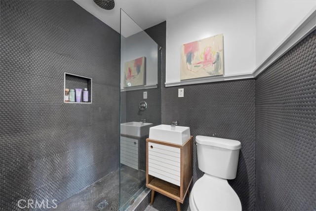 1012 10th Street, Manhattan Beach CA: https://media.crmls.org/medias/f2402a62-0729-43dd-a2a8-e0fecdfa042b.jpg
