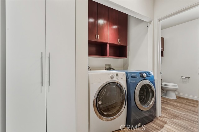 Detail Gallery Image 17 of 31 For 22639 Calvert St #F,  Woodland Hills,  CA 91367 - 1 Beds | 1 Baths