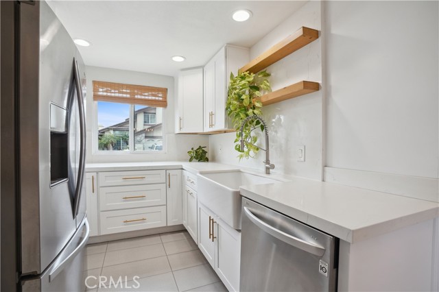 1027 W Rainbow Falls Way, Orange CA: https://media.crmls.org/medias/f241b22d-81d4-4443-8a31-7b5c2dd2a81c.jpg