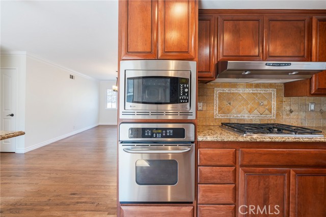 Detail Gallery Image 9 of 45 For 15871 Belfast Ln, Huntington Beach,  CA 92647 - 3 Beds | 2/1 Baths