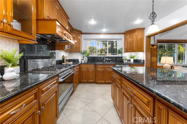 1260 Oakhaven Lane, Arcadia CA: https://media.crmls.org/medias/f2426236-cc3e-402c-8dc1-f72f558e574a.jpg