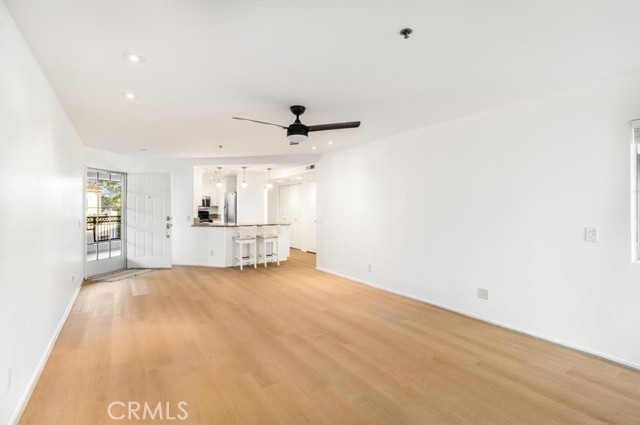 Detail Gallery Image 7 of 41 For 400 Lake St #208, Huntington Beach,  CA 92648 - 2 Beds | 2 Baths