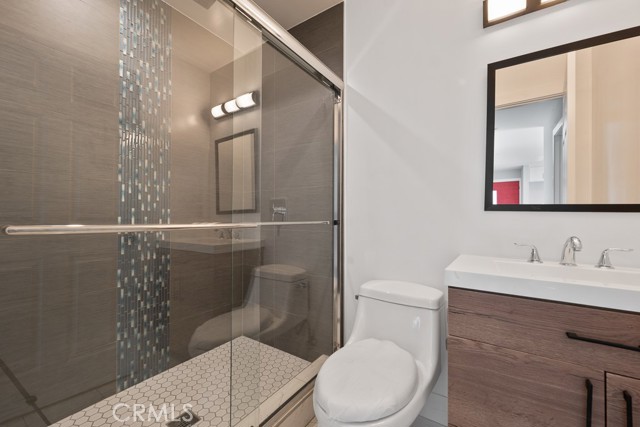 7719 Nestle Avenue, Reseda CA: https://media.crmls.org/medias/f242c1a6-dd13-46a7-8d4e-d641d15c2331.jpg
