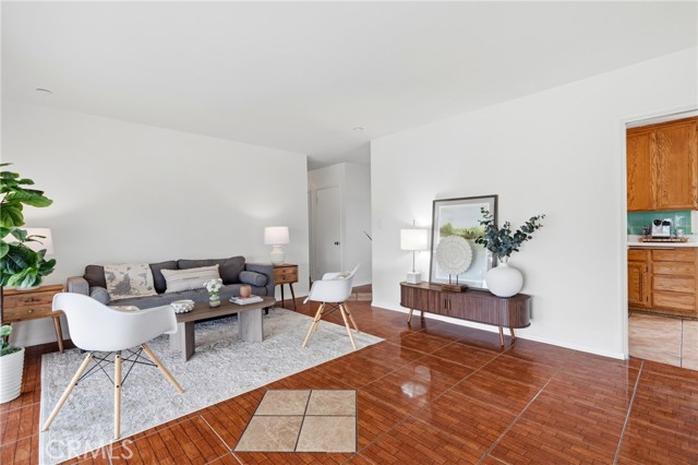 665 Hennipen, Pomona CA: https://media.crmls.org/medias/f2434565-c654-446e-bd03-9d0e48fe7982.jpg