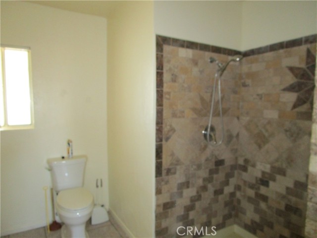 Detail Gallery Image 15 of 28 For 931 E Mesa Dr, Rialto,  CA 92376 - 3 Beds | 2 Baths