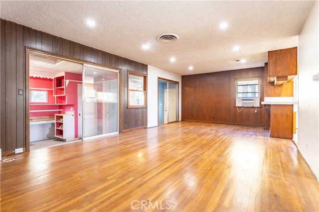 Detail Gallery Image 10 of 33 For 7701 Orion Ave, Van Nuys,  CA 91406 - 3 Beds | 2 Baths