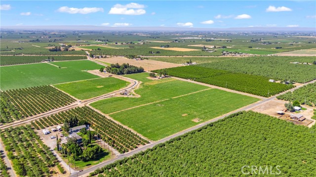 8340 West Lane, Winton CA: https://media.crmls.org/medias/f2443da7-a7f2-429d-a640-4e76358f728c.jpg
