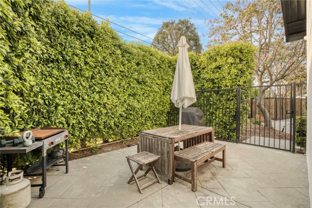 Detail Gallery Image 9 of 11 For 7302 Woodley, Van Nuys,  CA 91406 - 1 Beds | 1 Baths
