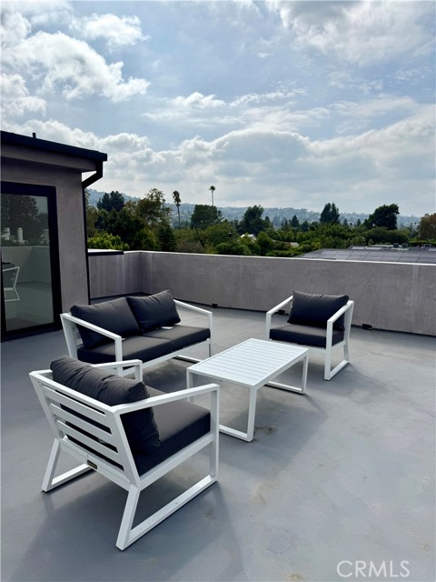 Detail Gallery Image 40 of 54 For 4336 N Serene Pl, Studio City,  CA 91604 - 3 Beds | 2/1 Baths