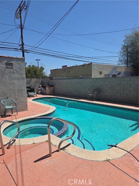 238 S Detroit Street, Los Angeles CA: https://media.crmls.org/medias/f2455e8c-56d8-4d6e-9bbc-d4a7c2b2445c.jpg