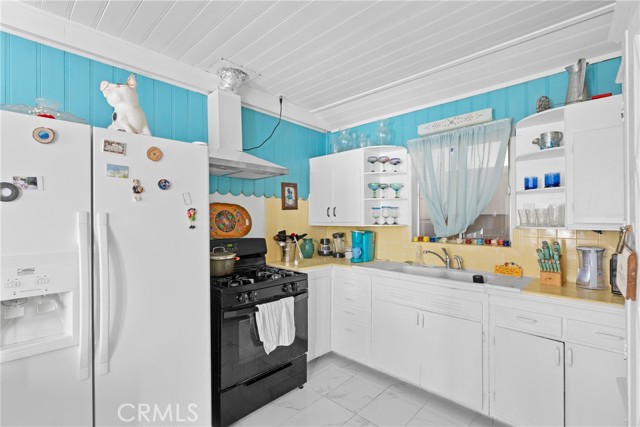 Detail Gallery Image 17 of 32 For 211 S K St, Lompoc,  CA 93436 - 2 Beds | 1 Baths