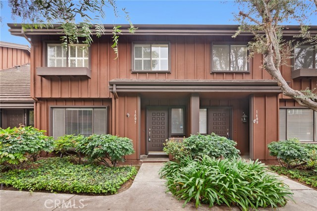 Detail Gallery Image 1 of 22 For 1607 Stonewood Ct, San Pedro,  CA 90732 - 4 Beds | 2/1 Baths