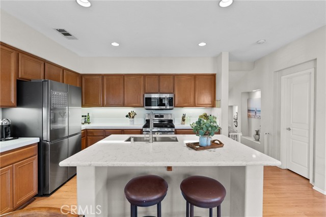 Detail Gallery Image 8 of 48 For 24019 Amphora, Valencia,  CA 91354 - 2 Beds | 2 Baths