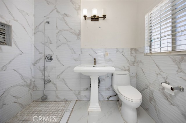 Detail Gallery Image 16 of 45 For 1414 E Thackery, West Covina,  CA 91791 - 4 Beds | 2 Baths