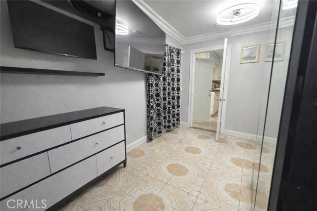 Detail Gallery Image 9 of 14 For 4061 W 101st, Inglewood,  CA 90304 - 3 Beds | 2 Baths