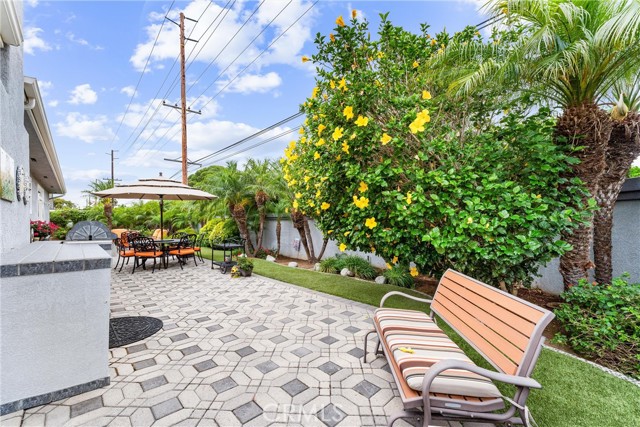 1522 Oakhill Court, Santa Ana CA: https://media.crmls.org/medias/f2461953-6899-47de-9ab4-33e4ef35e040.jpg