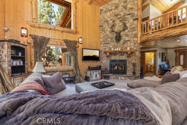 625 Cedar Glen Drive, Big Bear City CA: https://media.crmls.org/medias/f24624c9-d9e5-4f9e-b32d-96d5d3cb901c.jpg