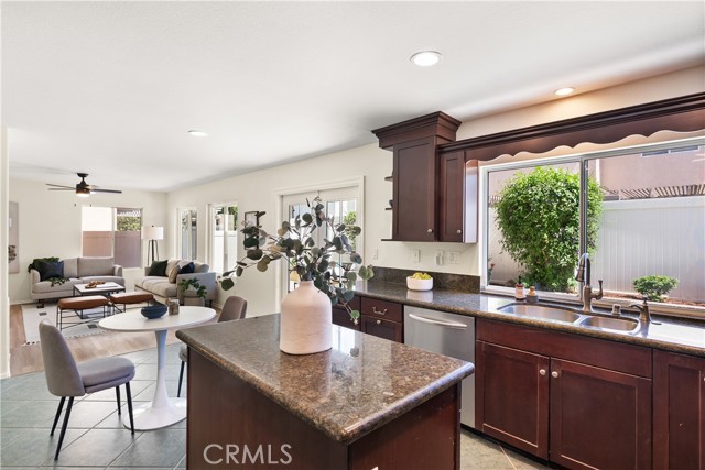 37 Goldmine Street, Trabuco Canyon CA: https://media.crmls.org/medias/f247f0e7-401a-4def-b568-6c3ca23c4418.jpg