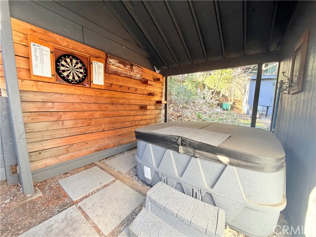 Detail Gallery Image 16 of 51 For 926 Kuffel Canyon, Lake Arrowhead,  CA 92385 - 2 Beds | 1 Baths