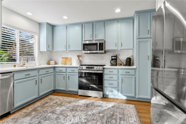 81 Plateau, Aliso Viejo CA: https://media.crmls.org/medias/f24835dc-9f57-4e2d-b2a7-b4d94819f6d8.jpg