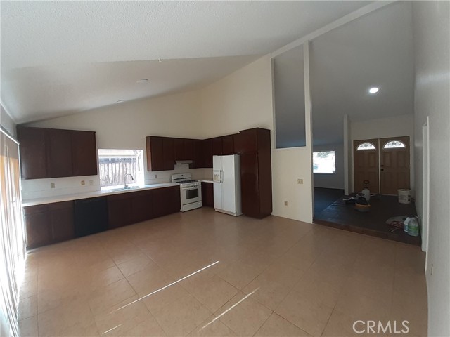 Detail Gallery Image 4 of 4 For 12101 Harclare Dr, Moreno Valley,  CA 92557 - 3 Beds | 2 Baths