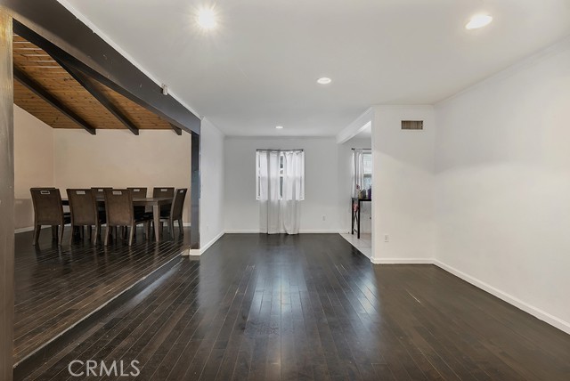 Detail Gallery Image 4 of 35 For 14962 Genoa, Sylmar,  CA 91342 - 4 Beds | 2 Baths