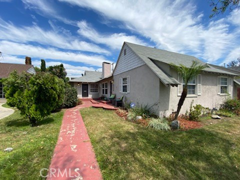 5410 Kester Avenue Sherman Oaks, California Description
Spacious 3 Bedrooms 1 Bath
Wood Floor
Central AC/Heat
Stove
Fireplace (for looks only, not functioning)
Lots of Closets and storage
Yard
Garage
One year Lease
Will consider 1 small pet under 20 lbs with additional deposit