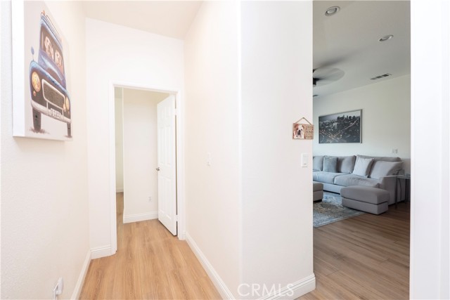 1586 W Mcwethy Street, Rialto CA: https://media.crmls.org/medias/f24b21af-ffdc-4e95-92d6-11f99440d70f.jpg
