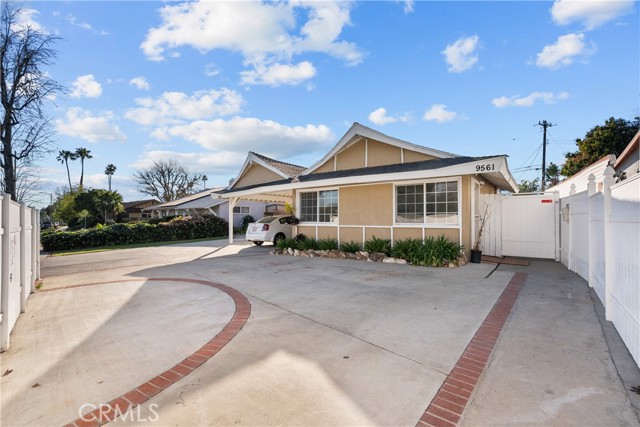 Detail Gallery Image 46 of 59 For 9559 9561 Natick Ave, North Hills,  CA 91343 - 5 Beds | 4 Baths