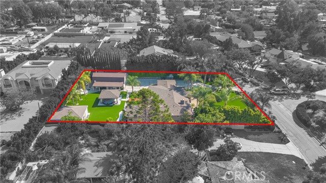 959 Rodeo, Fullerton CA: https://media.crmls.org/medias/f24ce68b-4c30-452b-9bde-caee8869e26b.jpg