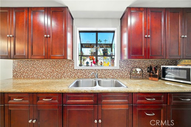 17934 E Newburgh Street, Azusa CA: https://media.crmls.org/medias/f24d41d4-7d9d-4a23-a5b7-c8a454f8ccad.jpg
