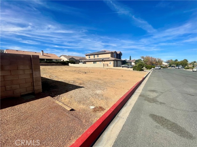 Detail Gallery Image 5 of 9 For 13090 Yellowstone, Victorville,  CA 92395 - – Beds | – Baths