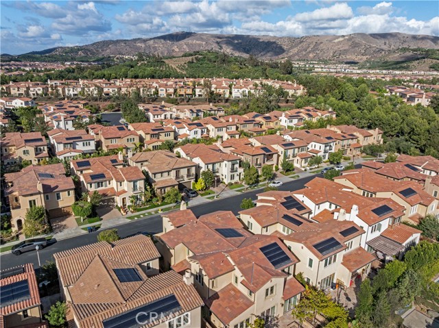 Detail Gallery Image 3 of 46 For 9 Spanish Moss, Irvine,  CA 92602 - 6 Beds | 5 Baths