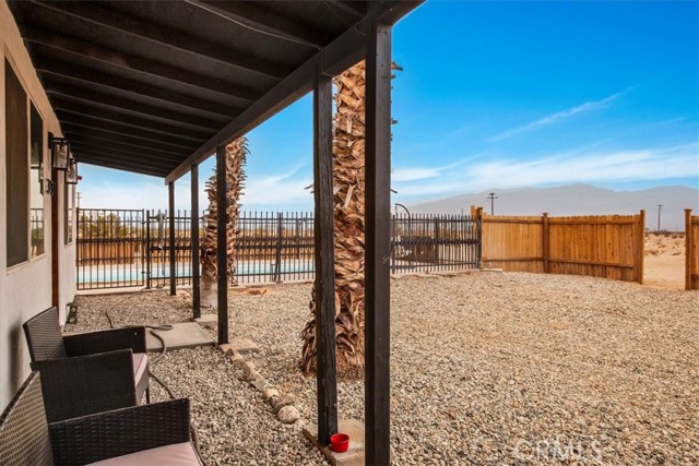 Detail Gallery Image 4 of 44 For 3737 Meriwether Rd, Twentynine Palms,  CA 92277 - 4 Beds | 2 Baths