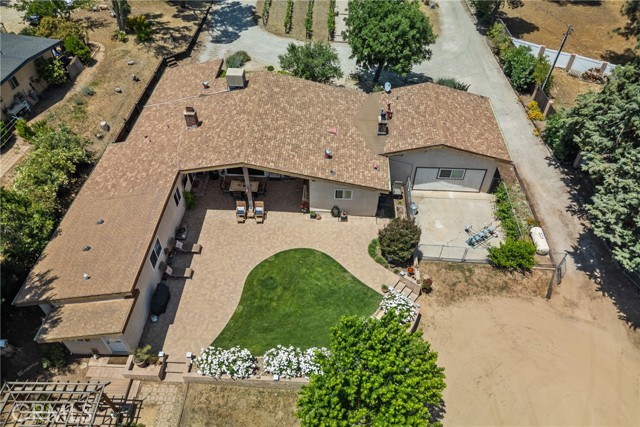 39662 86th W Street, Leona Valley CA: https://media.crmls.org/medias/f24f1d75-fd0f-4988-b4f5-e8915782cad7.jpg