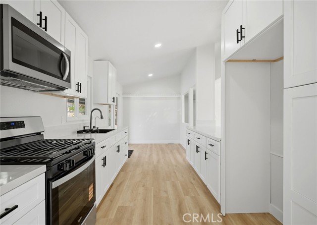 Detail Gallery Image 14 of 33 For 28597 Whittier, Winchester,  CA 92596 - 3 Beds | 2 Baths