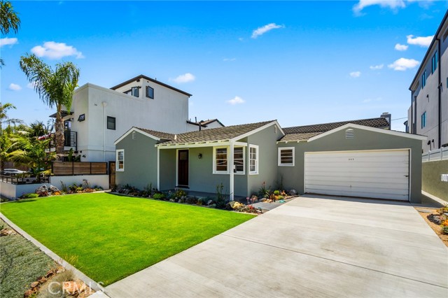 205 Huntington Street, Huntington Beach CA: https://media.crmls.org/medias/f24fba35-d262-4b5f-83c3-2b778d9b1091.jpg