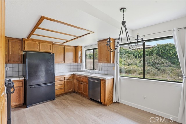 Detail Gallery Image 11 of 39 For 928 Sunrise, Santa Maria,  CA 93455 - 4 Beds | 3 Baths