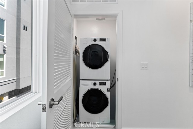 206 Alamo Court, Long Beach CA: https://media.crmls.org/medias/f2503ee8-0c27-47c8-b312-786426b61fb8.jpg