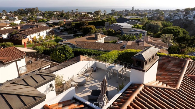 420 De Sola Terrace, Corona del Mar CA: https://media.crmls.org/medias/f25063fb-fee4-48f6-b301-4192eb4a3a67.jpg