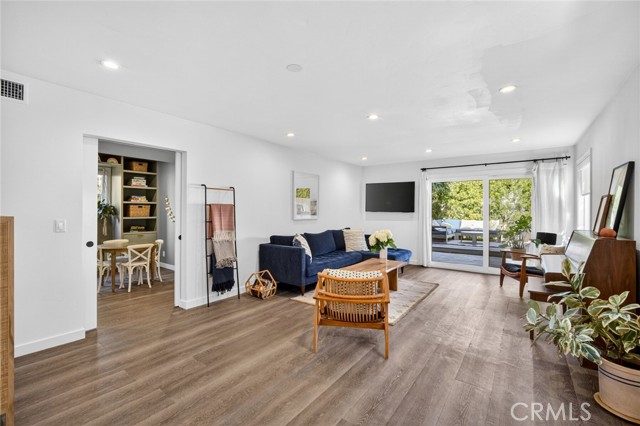 956 Tia Juana, Laguna Beach CA: https://media.crmls.org/medias/f251fdc6-75b1-403f-9c61-19931b633019.jpg