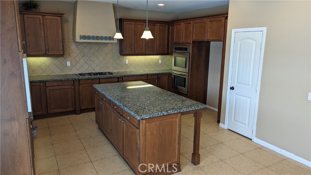 6738 Serrano Avenue, Hesperia CA: https://media.crmls.org/medias/f252ae6a-e5ba-4cac-b223-faa27f9822dd.jpg