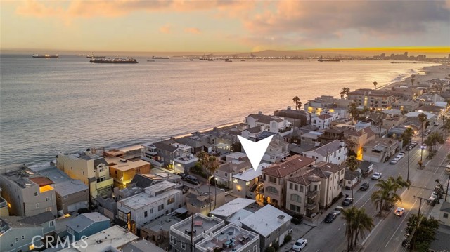 23 65th Place, Long Beach CA: https://media.crmls.org/medias/f252b12b-9686-4ad4-8986-1ccee398db2d.jpg