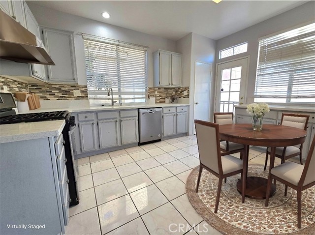 10206 Andy Reese Court, Garden Grove CA: https://media.crmls.org/medias/f2534d19-dd70-4217-8b80-2db452a91e00.jpg