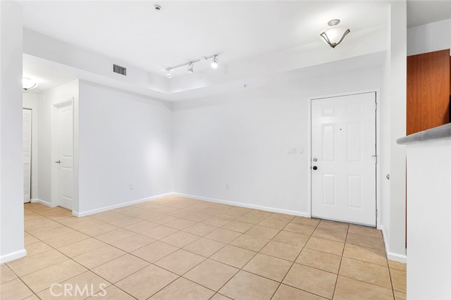 Detail Gallery Image 10 of 23 For 1801 E Katella Ave #1058,  Anaheim,  CA 92805 - 2 Beds | 2 Baths