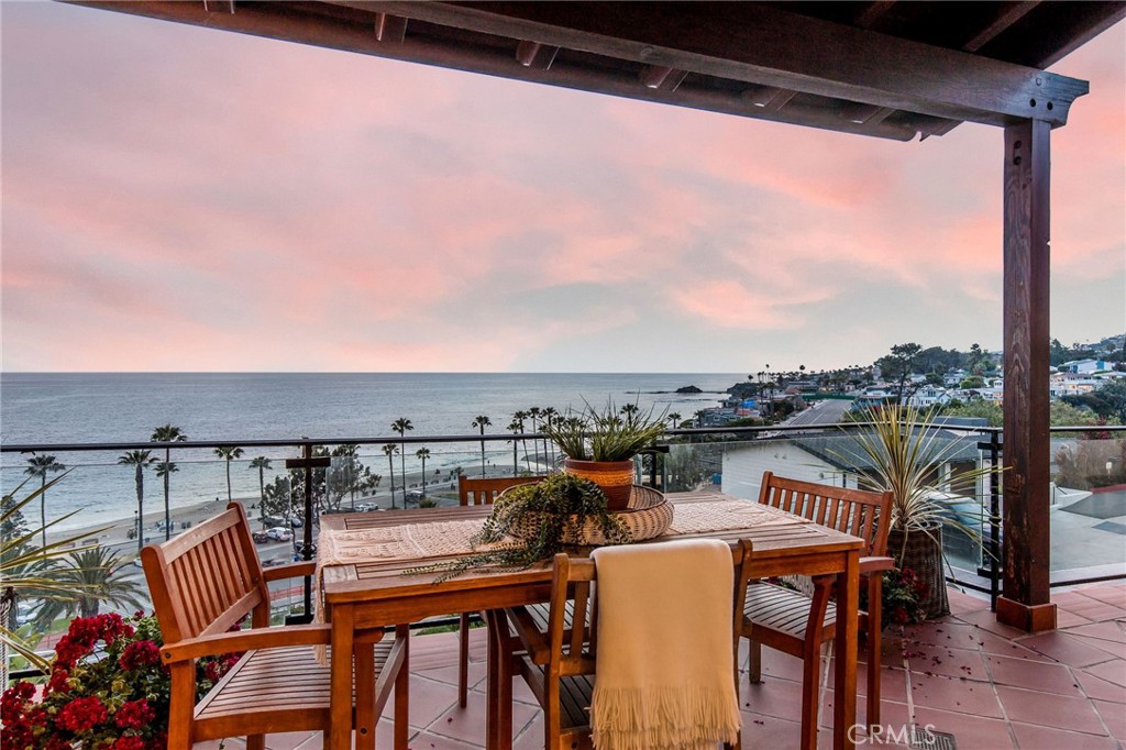 F2539152 Ab76 4712 B0f7 Fa403301ea2a